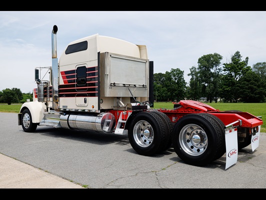2023 Kenworth W900 in Little Rock, AR — photo 7