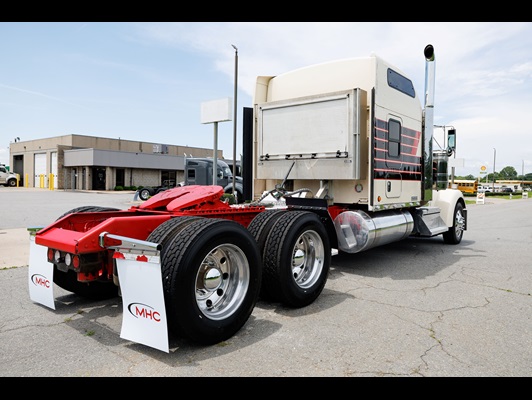 2023 Kenworth W900 in Little Rock, AR — photo 9