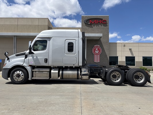 2022 Freightliner in Omaha, NE — photo 10