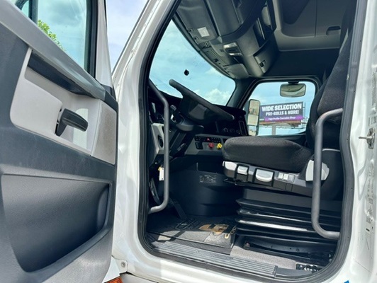 2019 Freightliner in Springdale, AR — photo 18