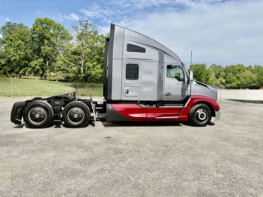 2024 Kenworth T680 in Greensboro, NC — photo 3