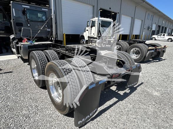 2026 Mack Pioneer — photo 3