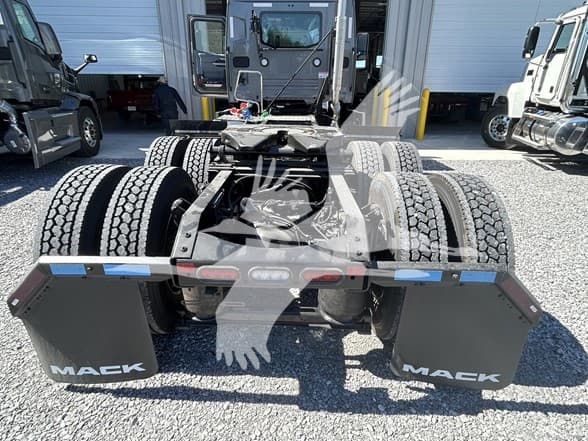 2026 Mack Pioneer — photo 4