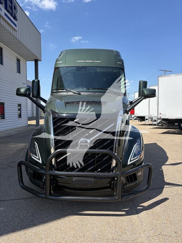 2027 Volvo — photo 2