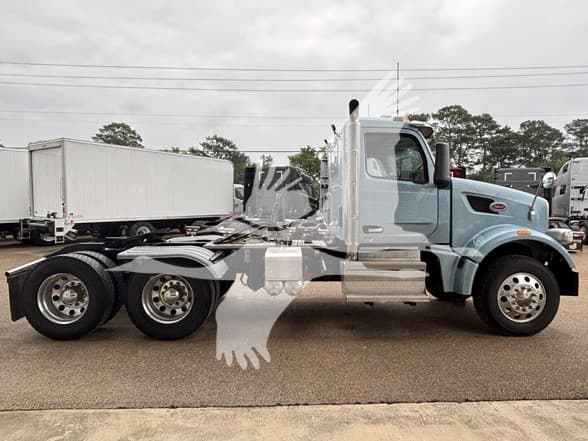 2022 Peterbilt — photo 3