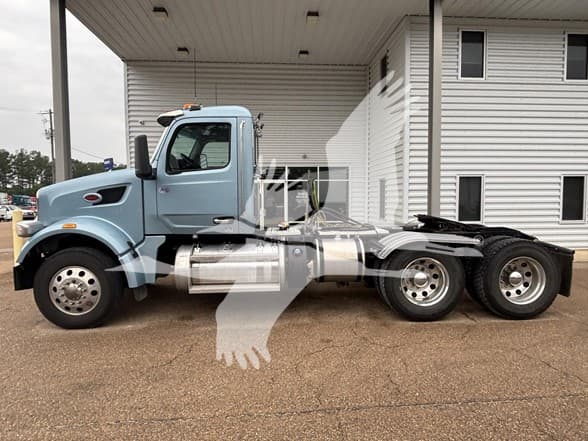 2022 Peterbilt — photo 4