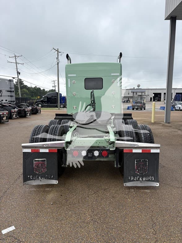 2024 Kenworth W900 — photo 6