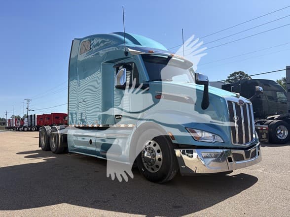 2023 Peterbilt — photo 3