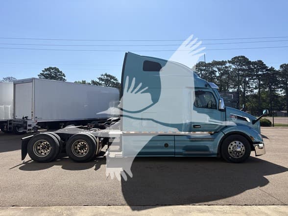 2023 Peterbilt — photo 4