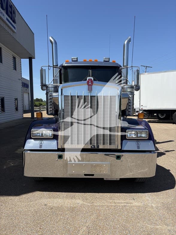 2024 Kenworth W900 — photo 2