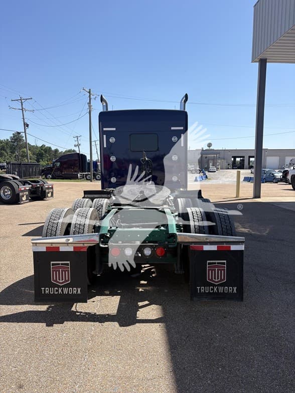 2024 Kenworth W900 — photo 6