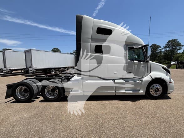 2020 Volvo VNL 760 — photo 5