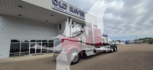2024 Kenworth W900