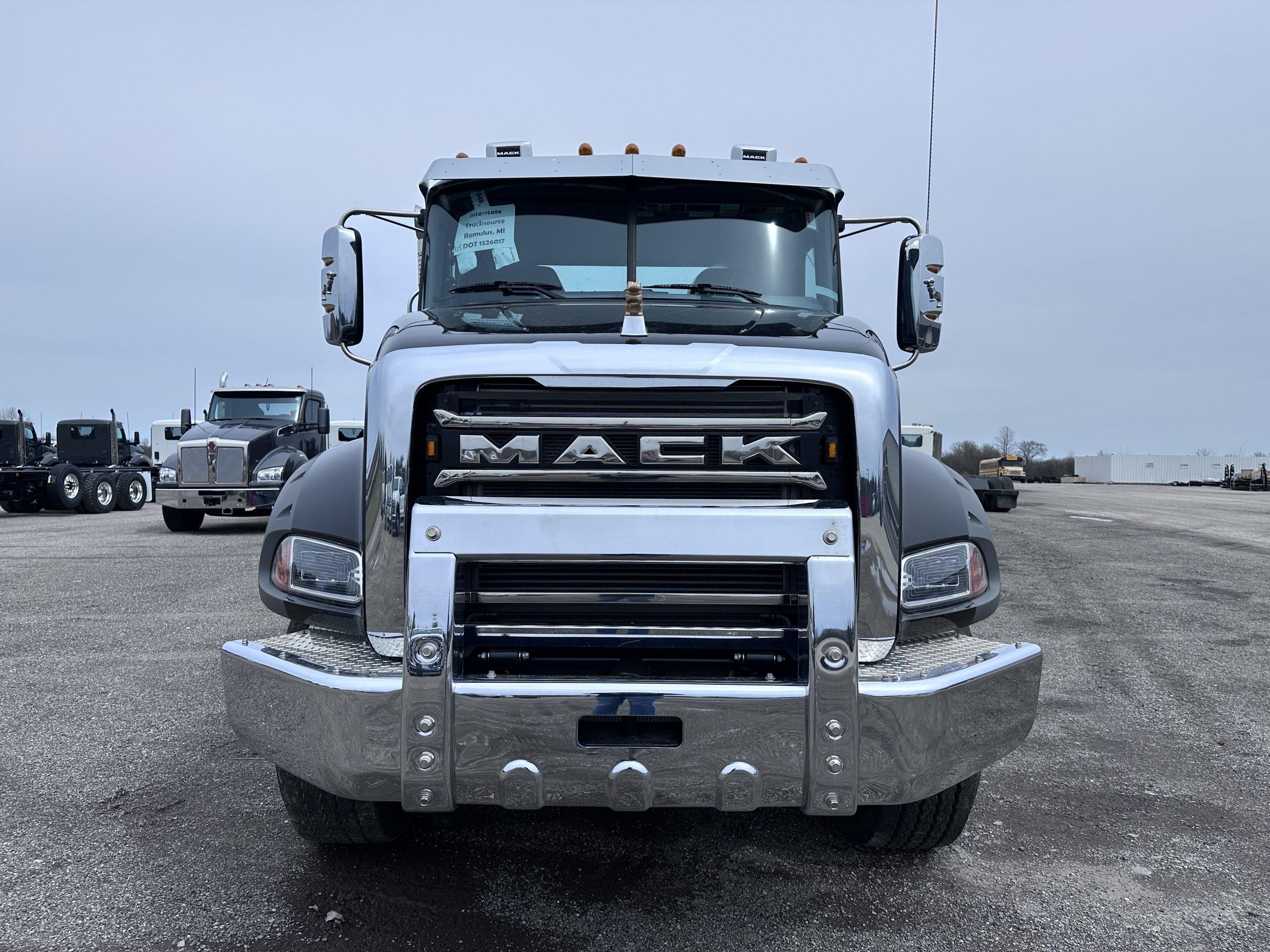 2026 Mack Granite — photo 2