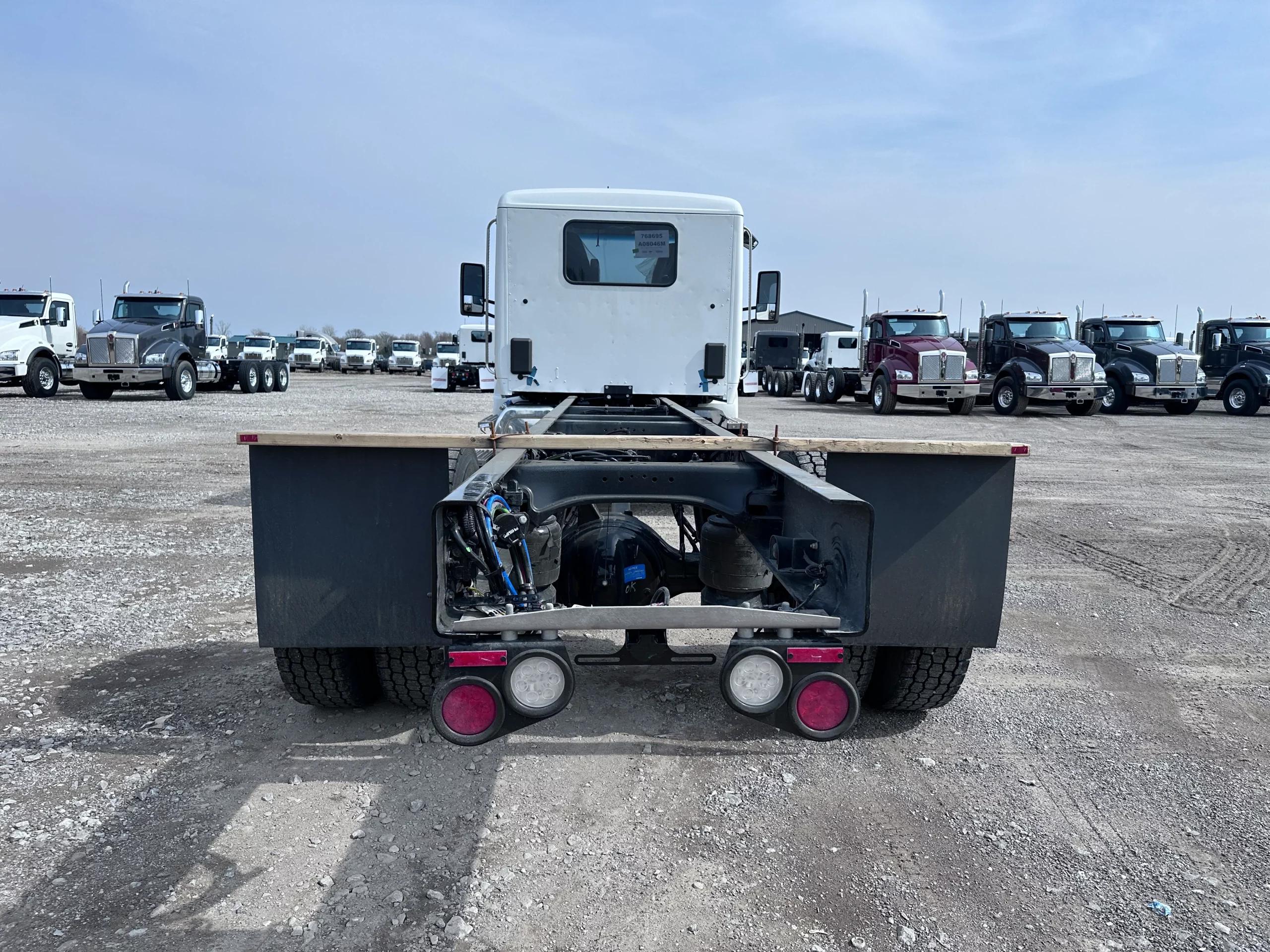 2026 Peterbilt 536 — photo 6