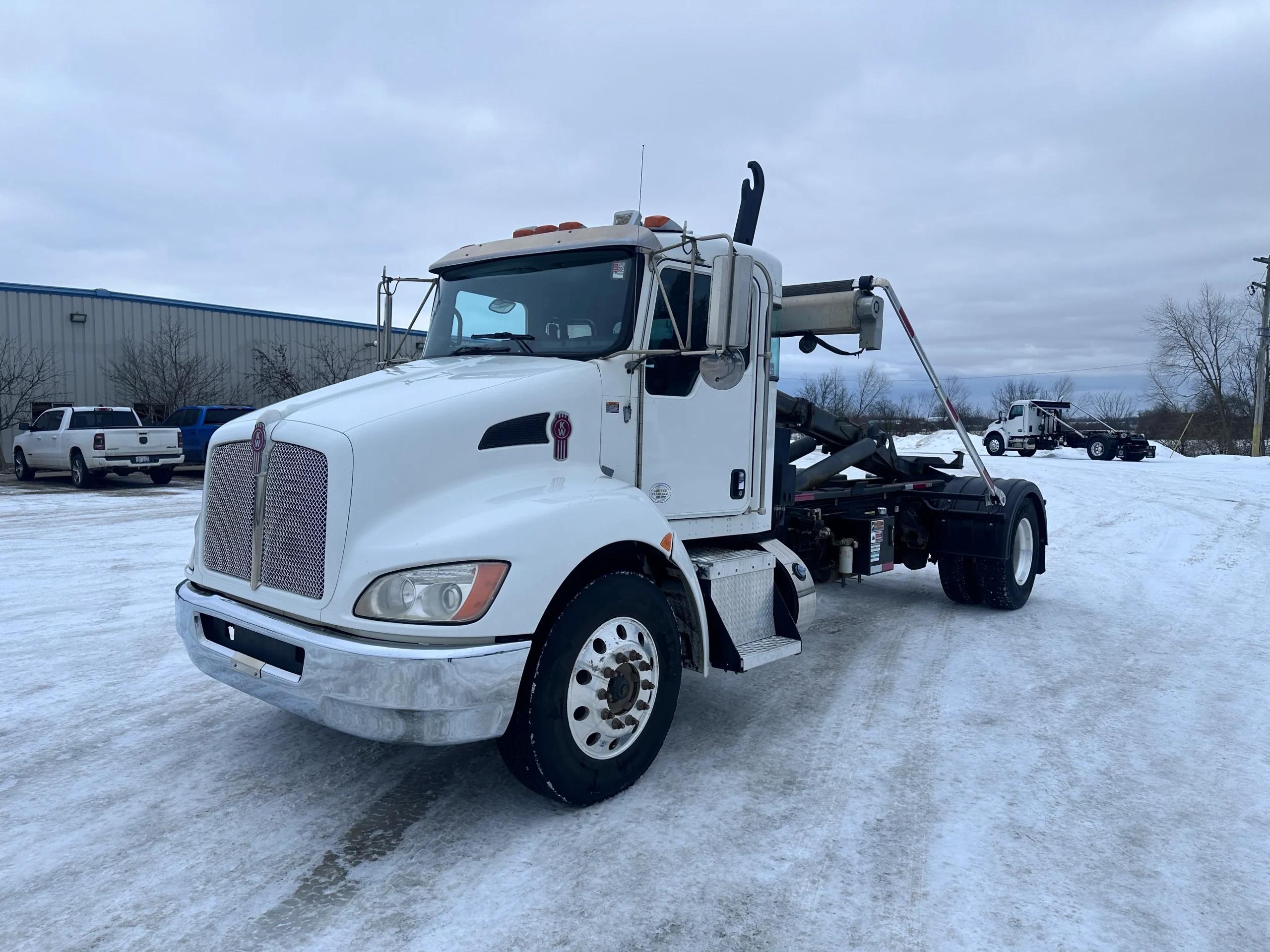 2020 Kenworth T270 — photo 3