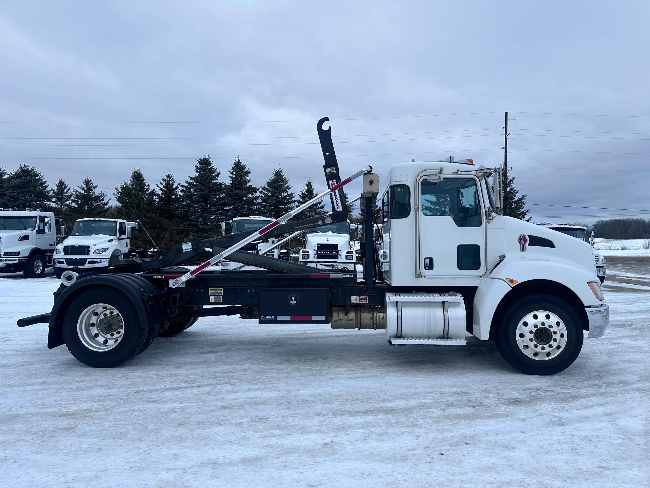 2020 Kenworth T270 — photo 4