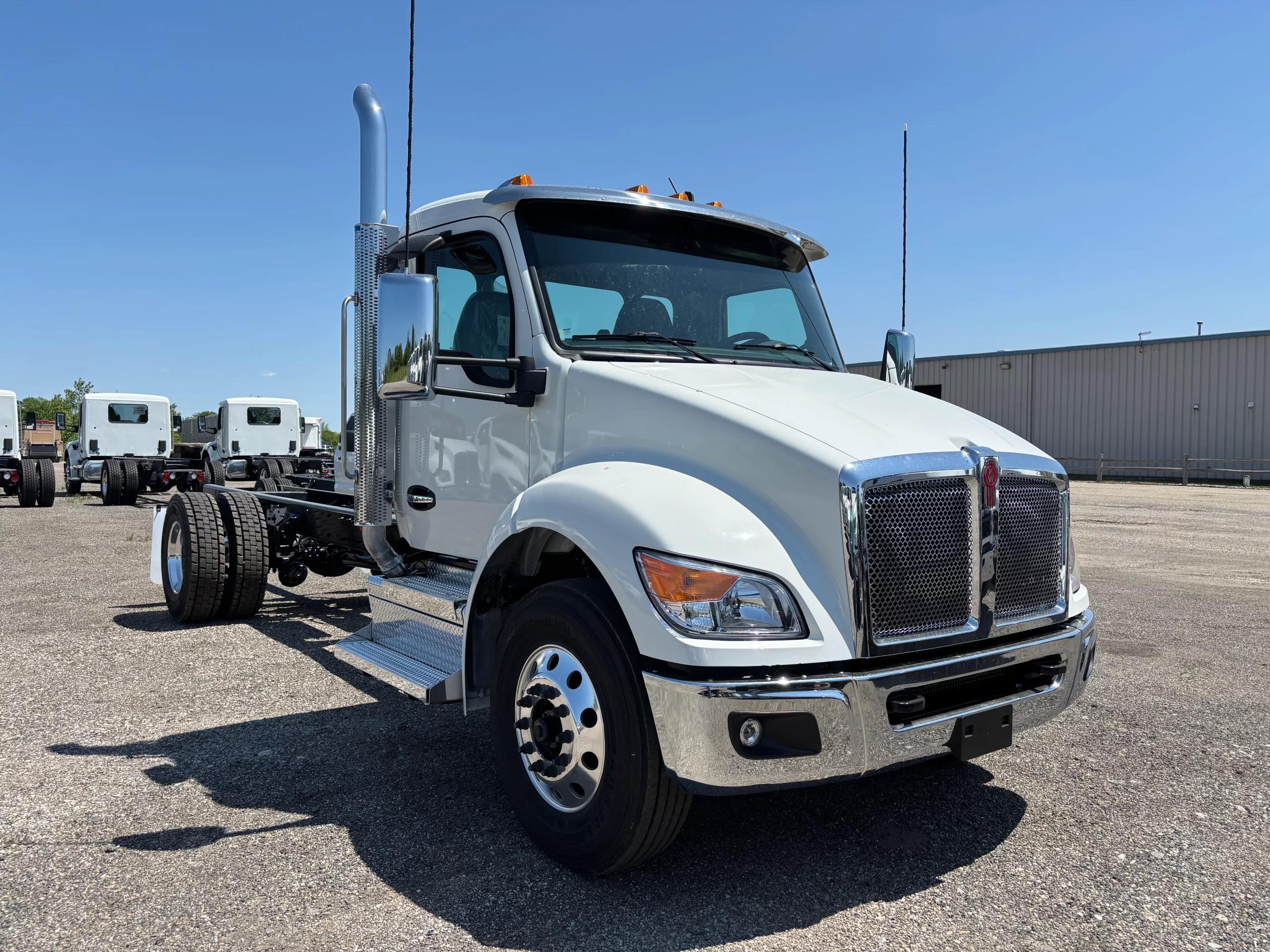 2027 Kenworth T380