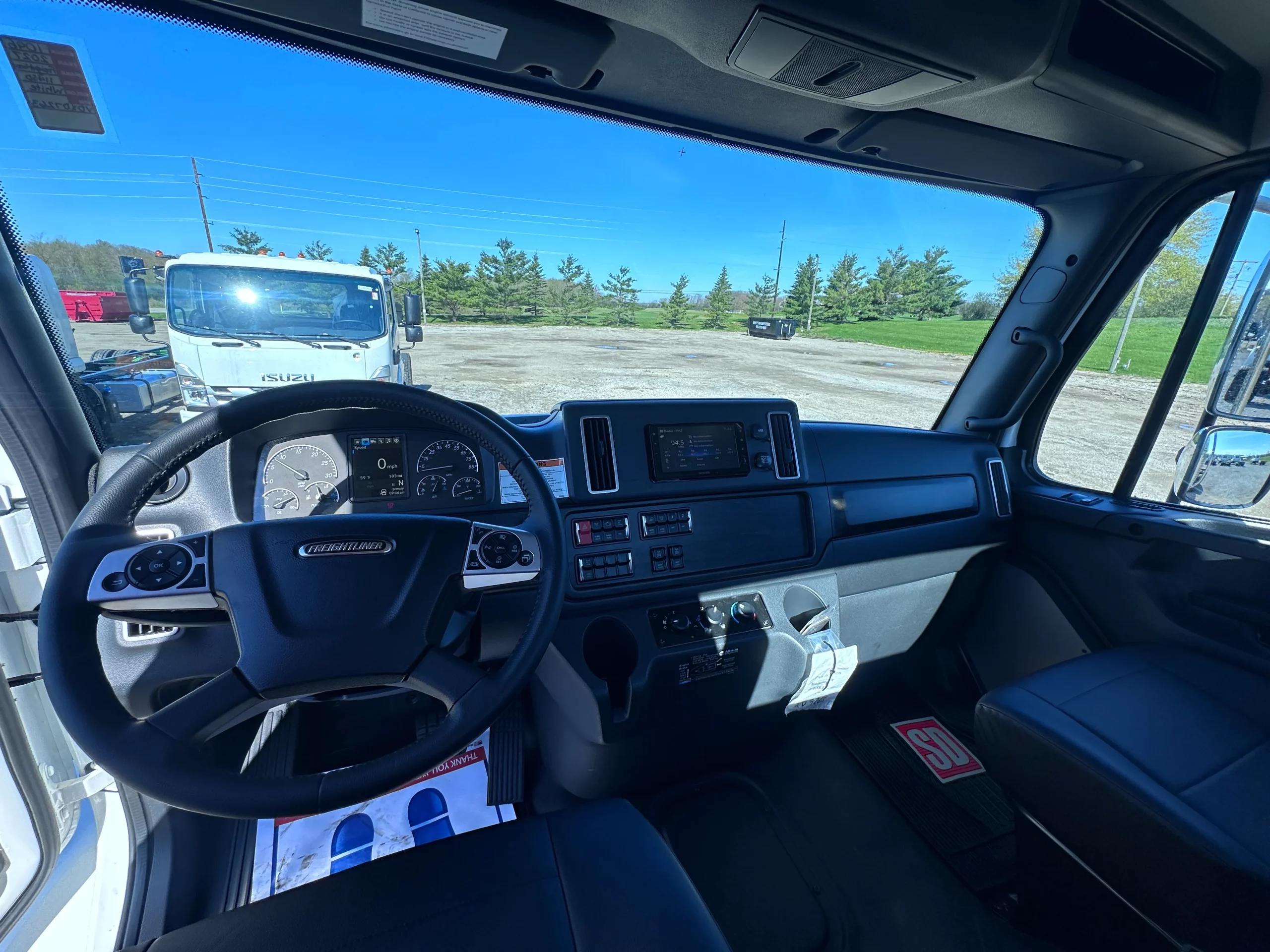 2027 Freightliner 114SD — photo 6
