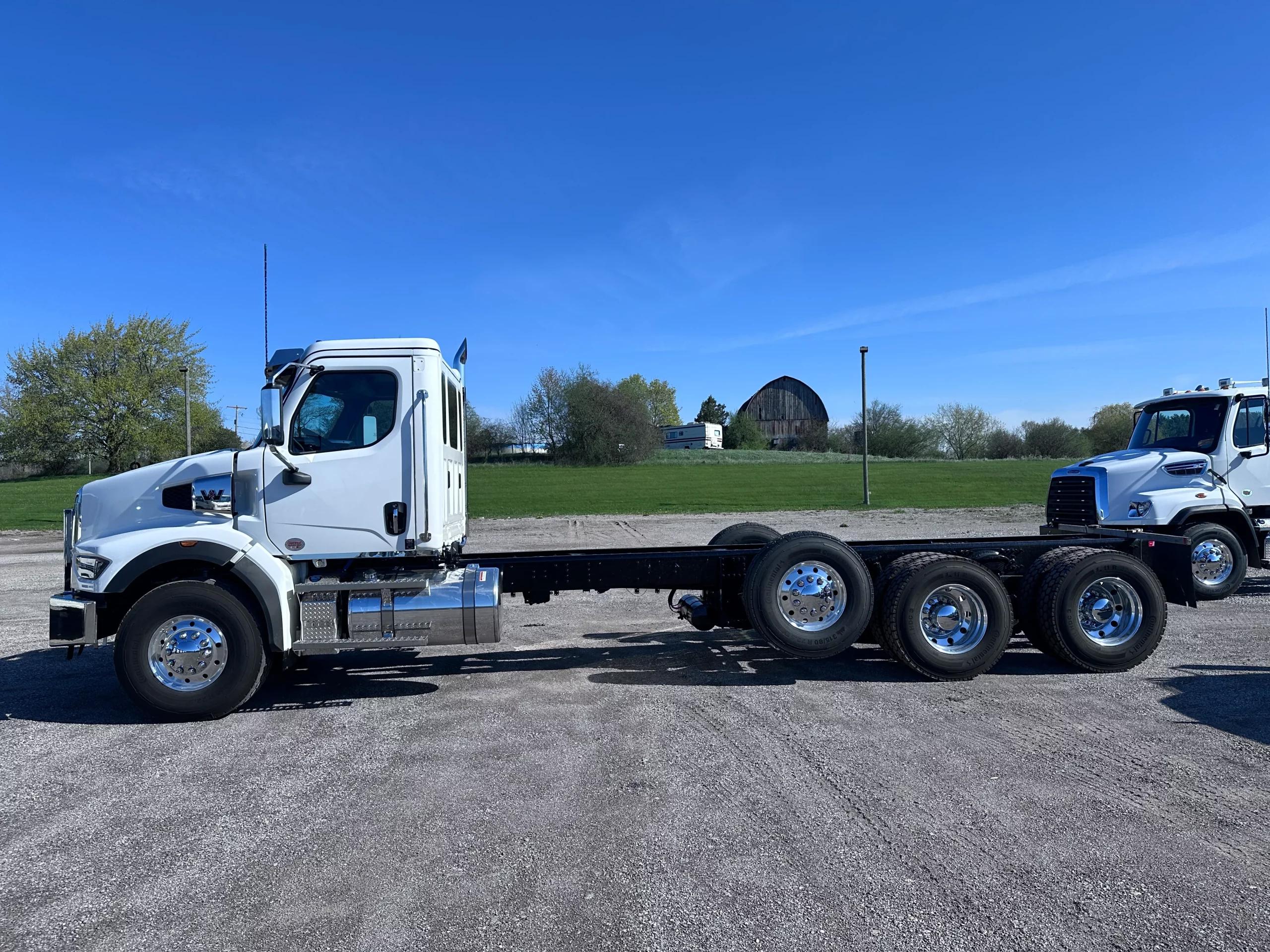 2027 Western Star 49X — photo 5
