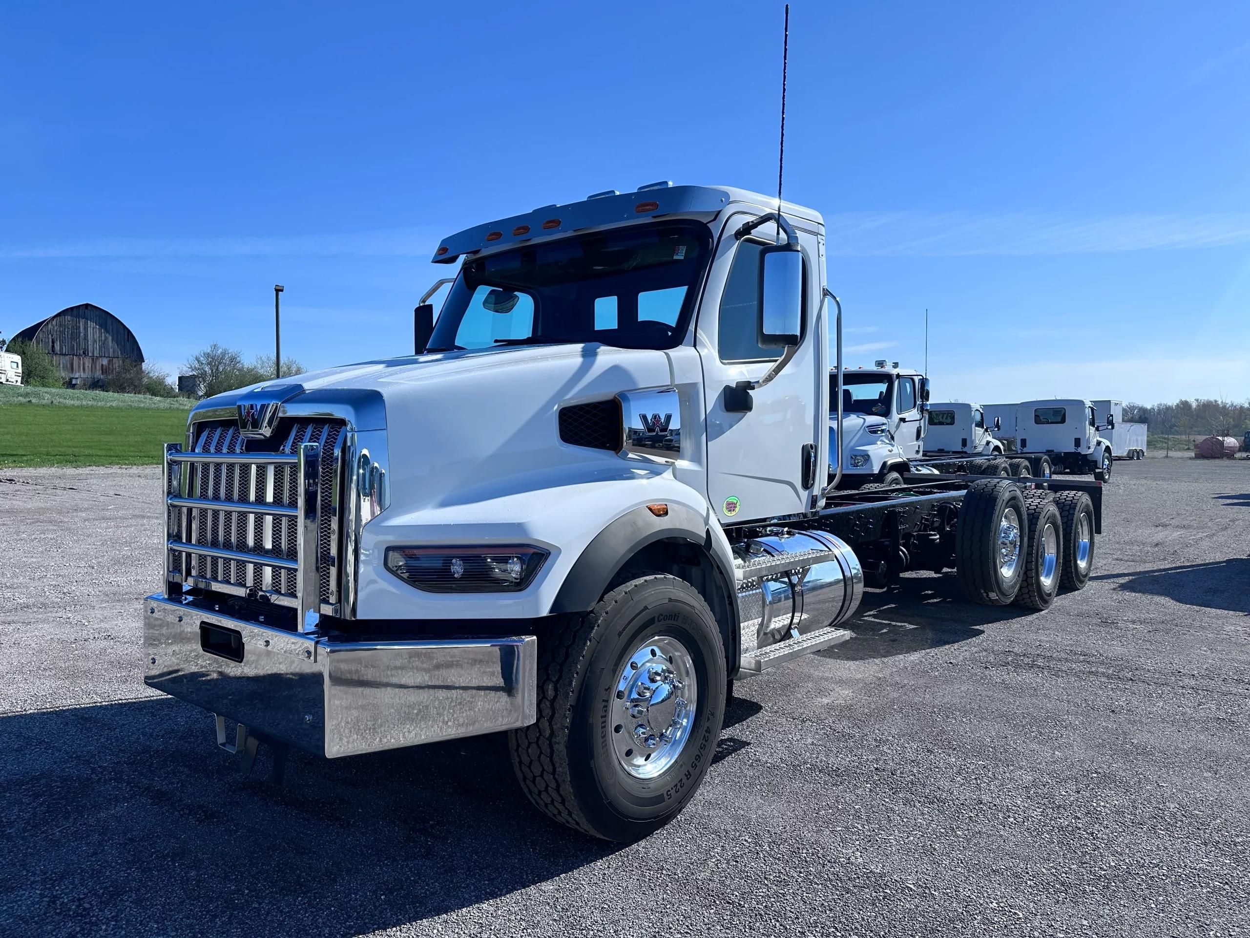 2027 Western Star 49X — photo 3