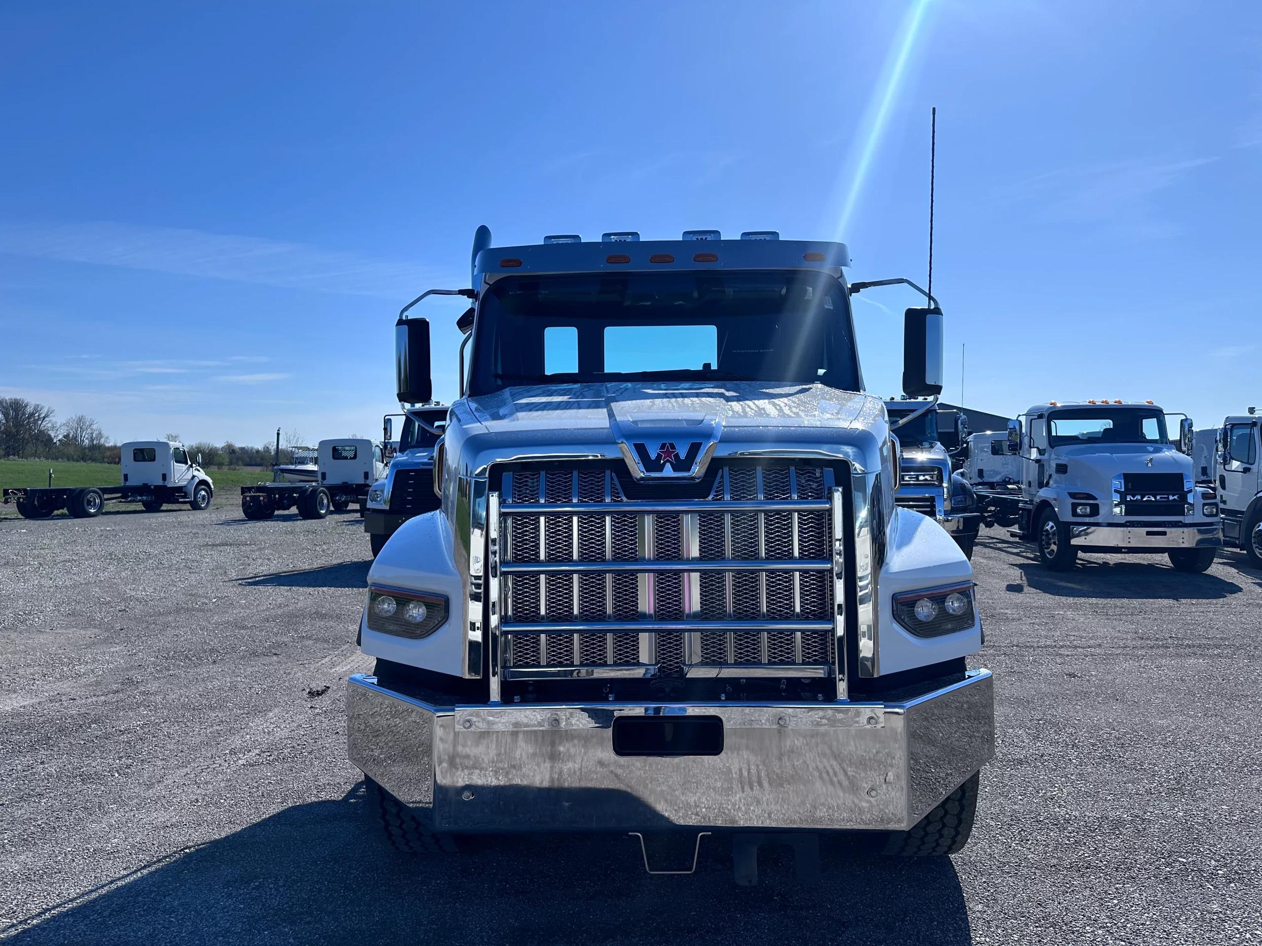 2027 Western Star 49X — photo 2