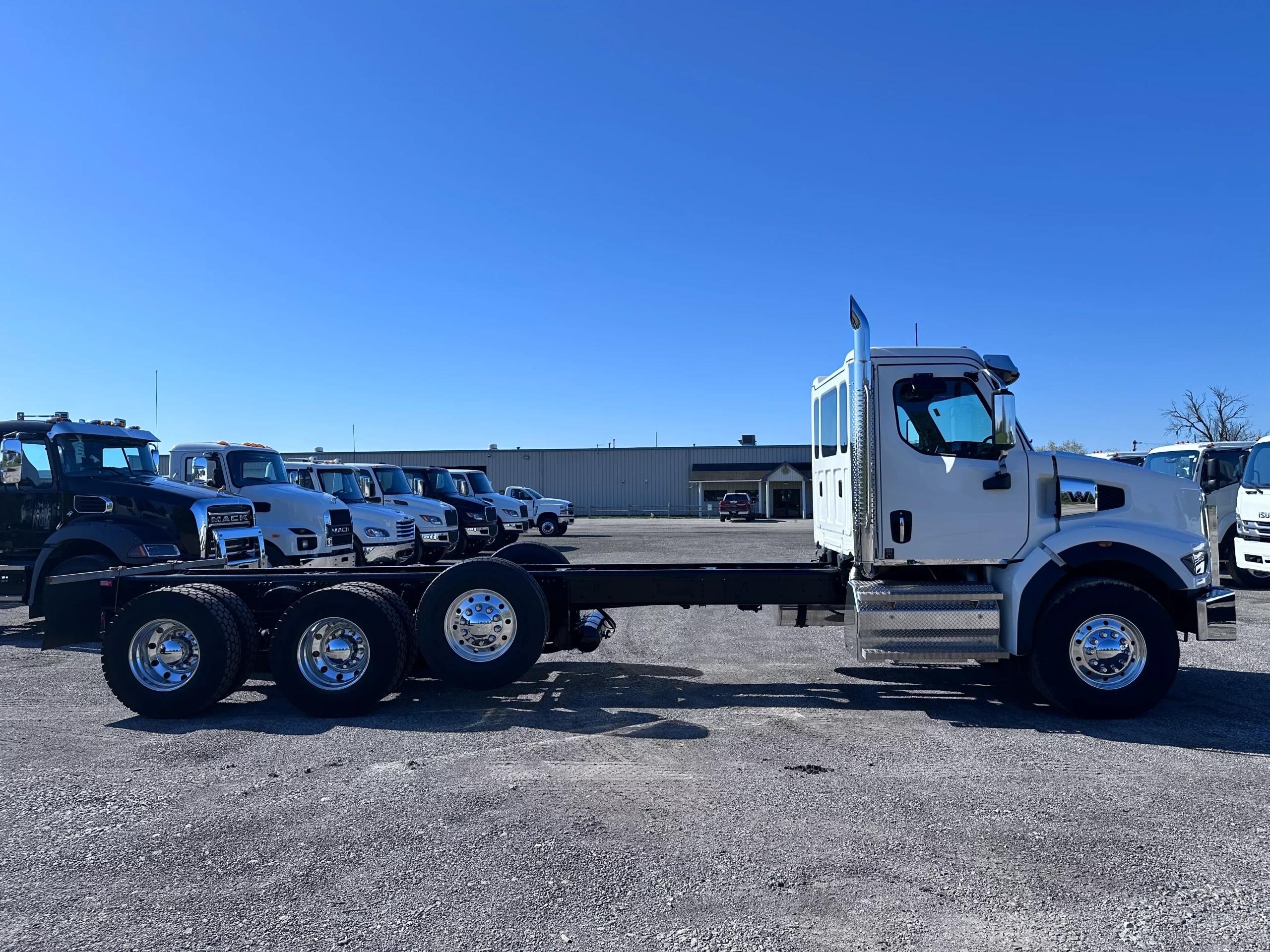 2027 Western Star 49X — photo 4