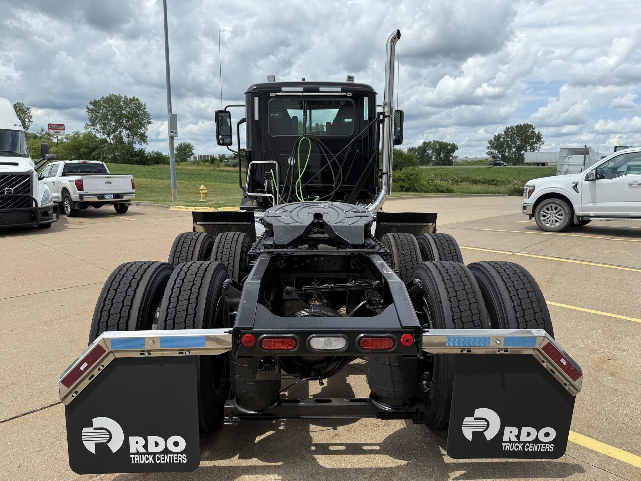 2026 Mack Anthem — photo 5