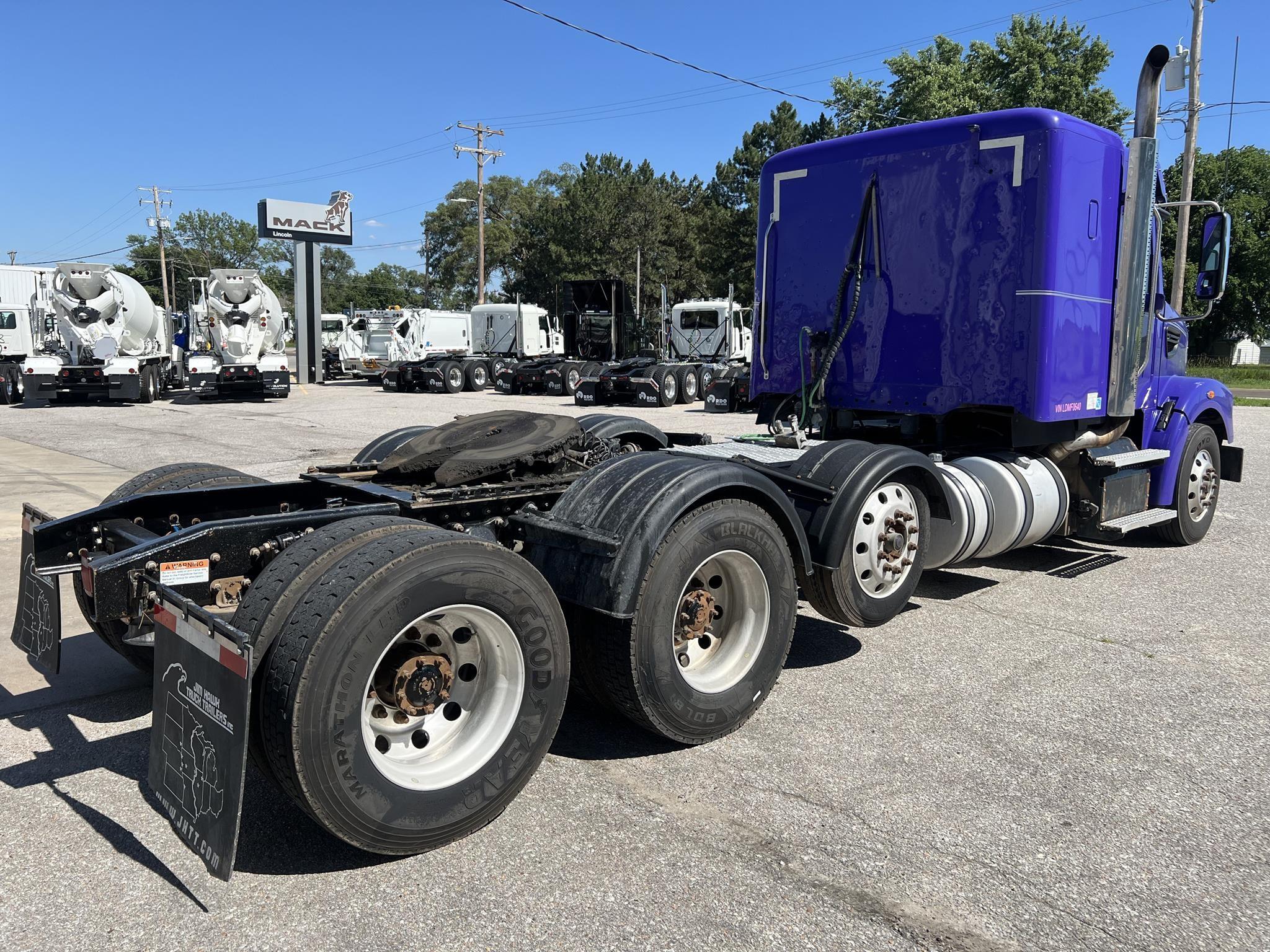 2020 Freightliner 122SD — photo 5
