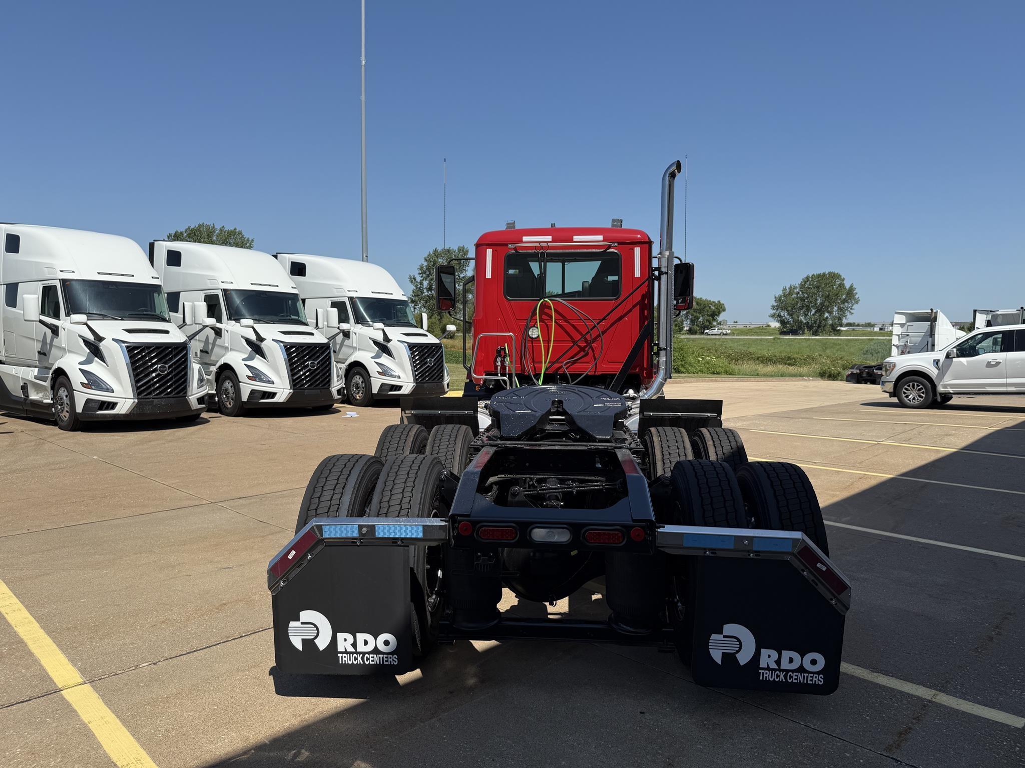 2026 Mack Anthem — photo 5