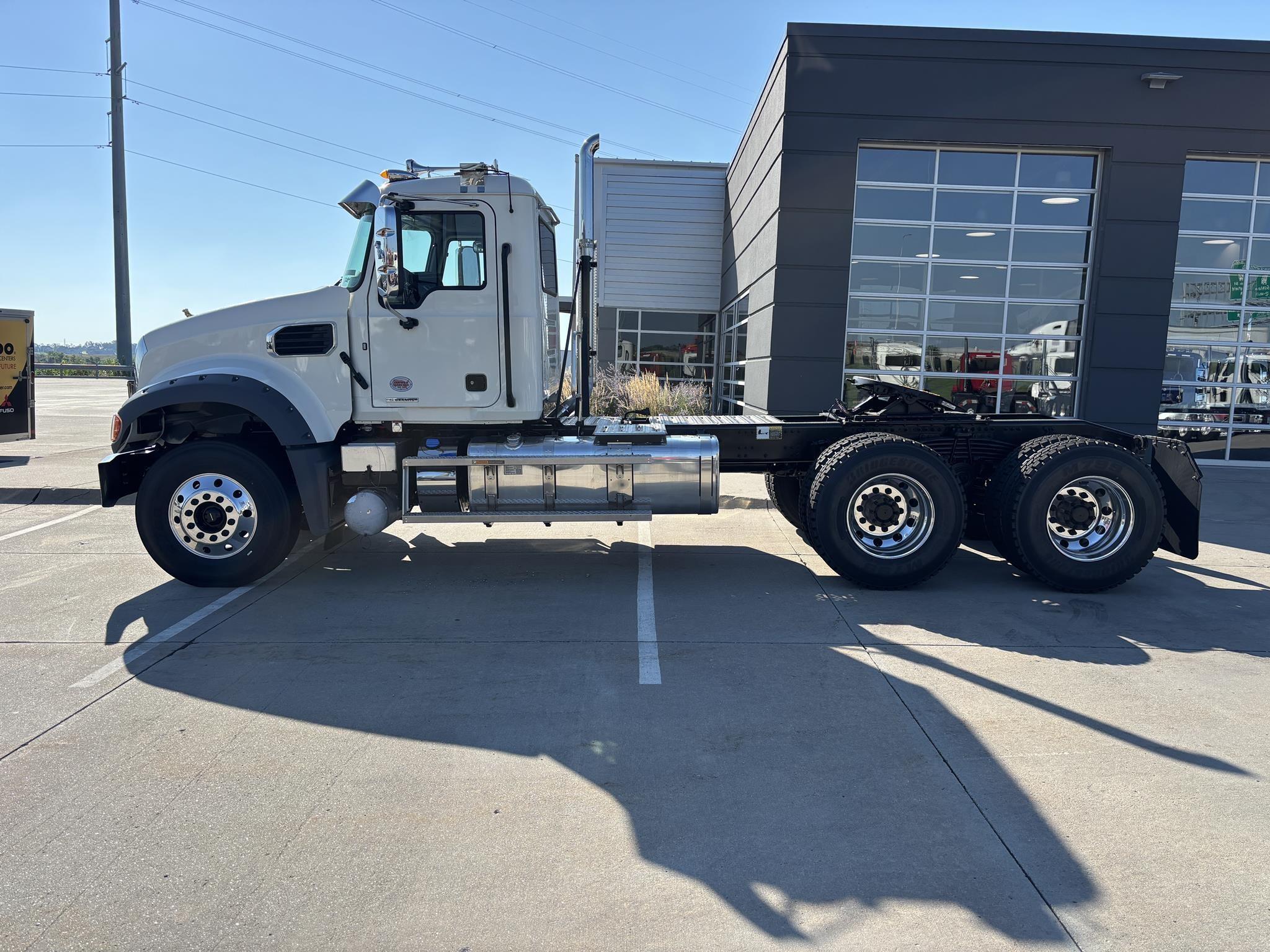2026 Mack — photo 2