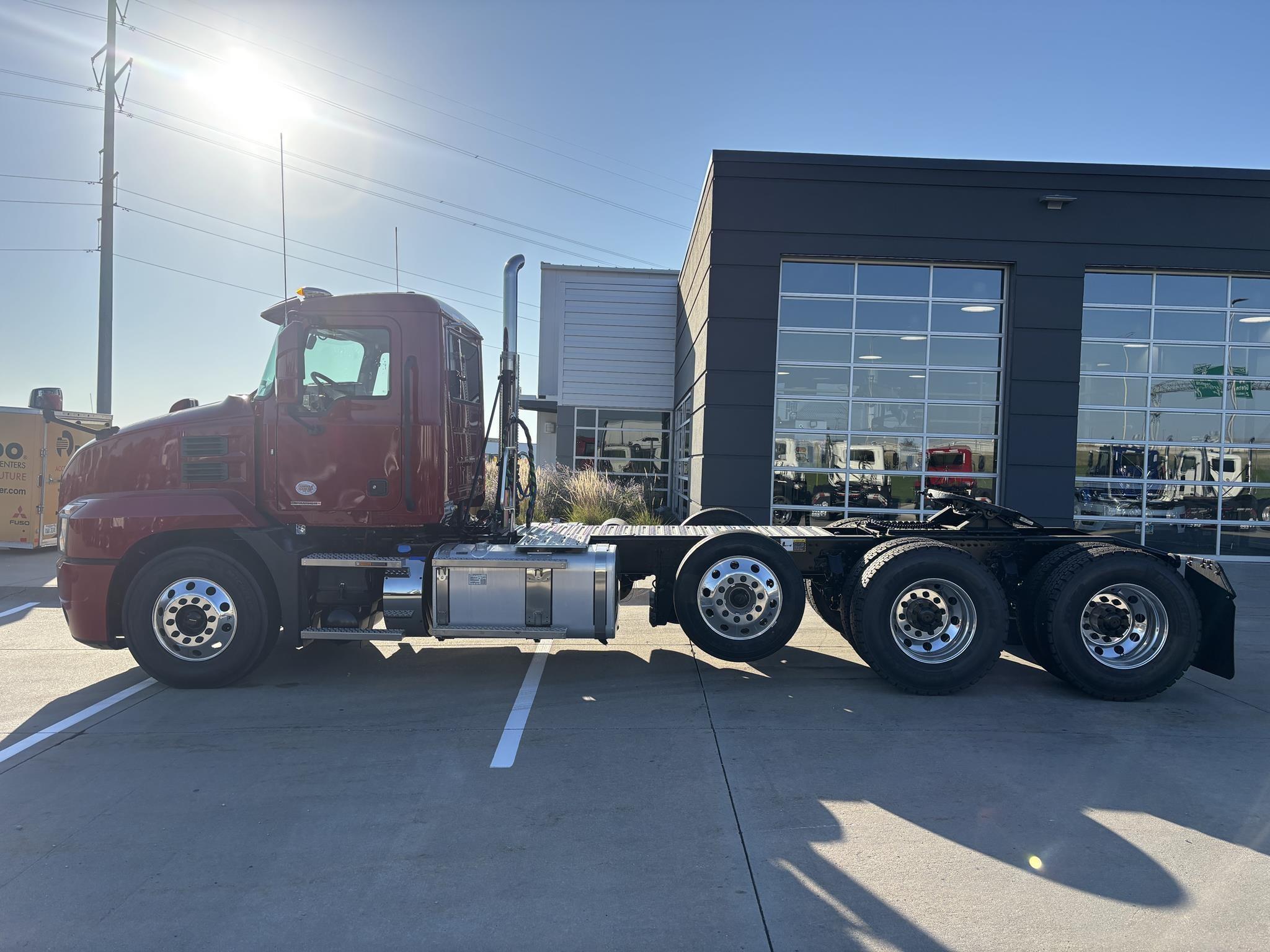 2026 Mack — photo 2