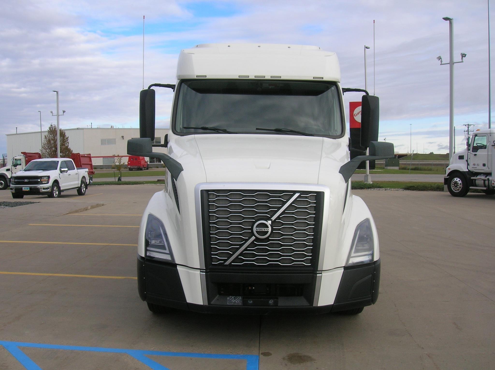 2021 Volvo — photo 2