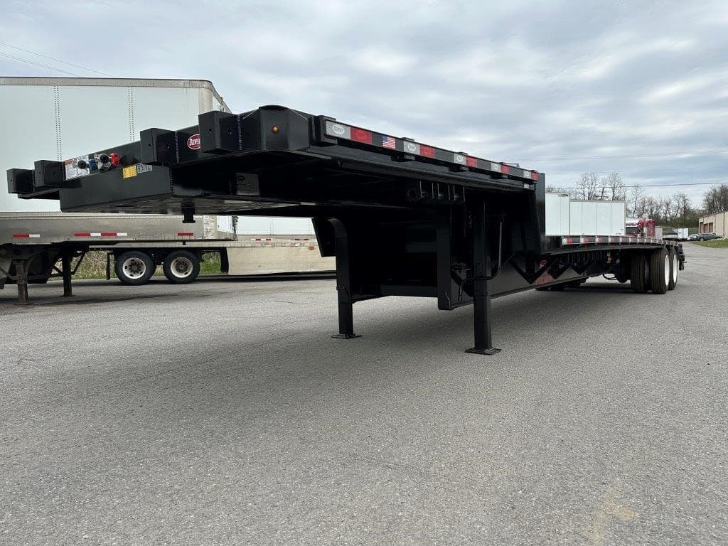 2027 Dorsey Trailer in Villa Ridge, MO — photo 2