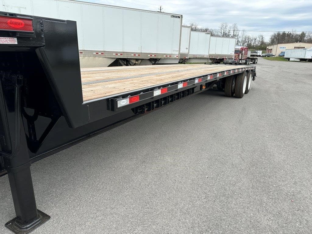 2027 Dorsey Trailer in Villa Ridge, MO — photo 3