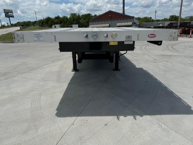 2027 Dorsey Trailer in Villa Ridge, MO — photo 2