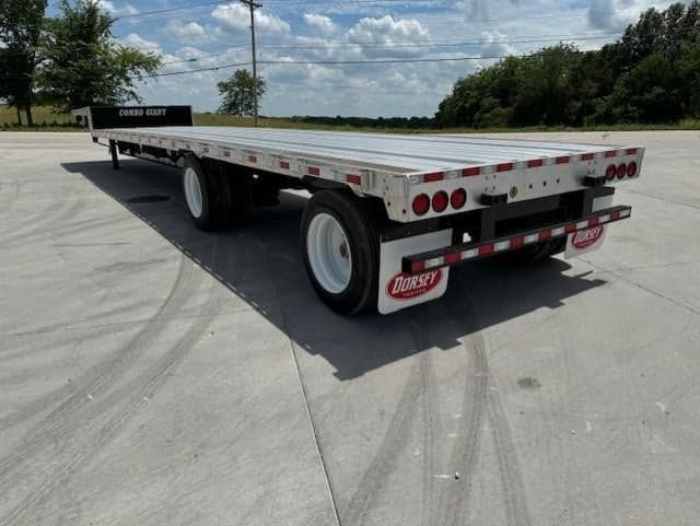 2027 Dorsey Trailer in Villa Ridge, MO — photo 4