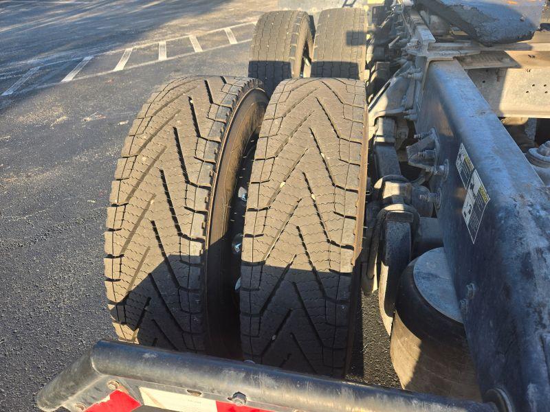 2022 Peterbilt 579 in Fort Lauderdale, FL — photo 7