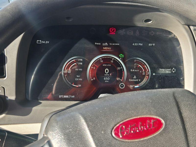 2022 Peterbilt 579 in Fort Lauderdale, FL — photo 13