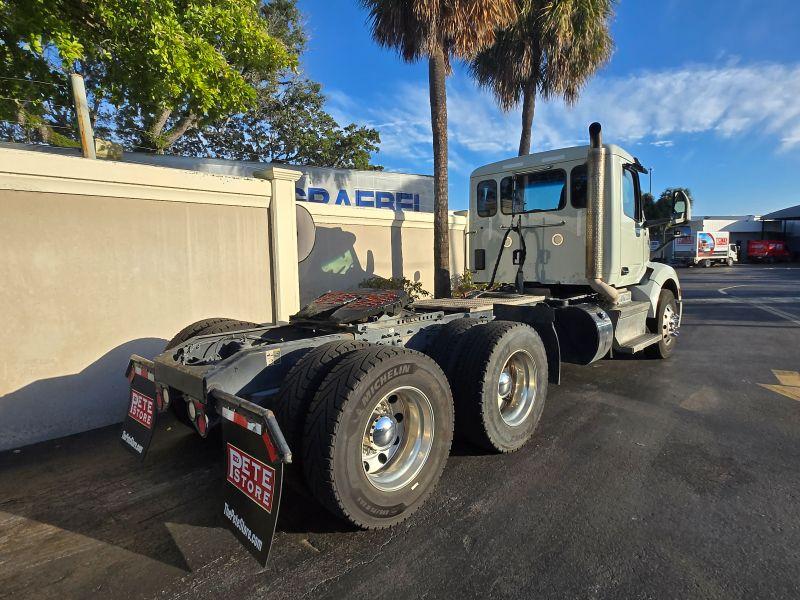 2022 Peterbilt 579 in Fort Lauderdale, FL — photo 16