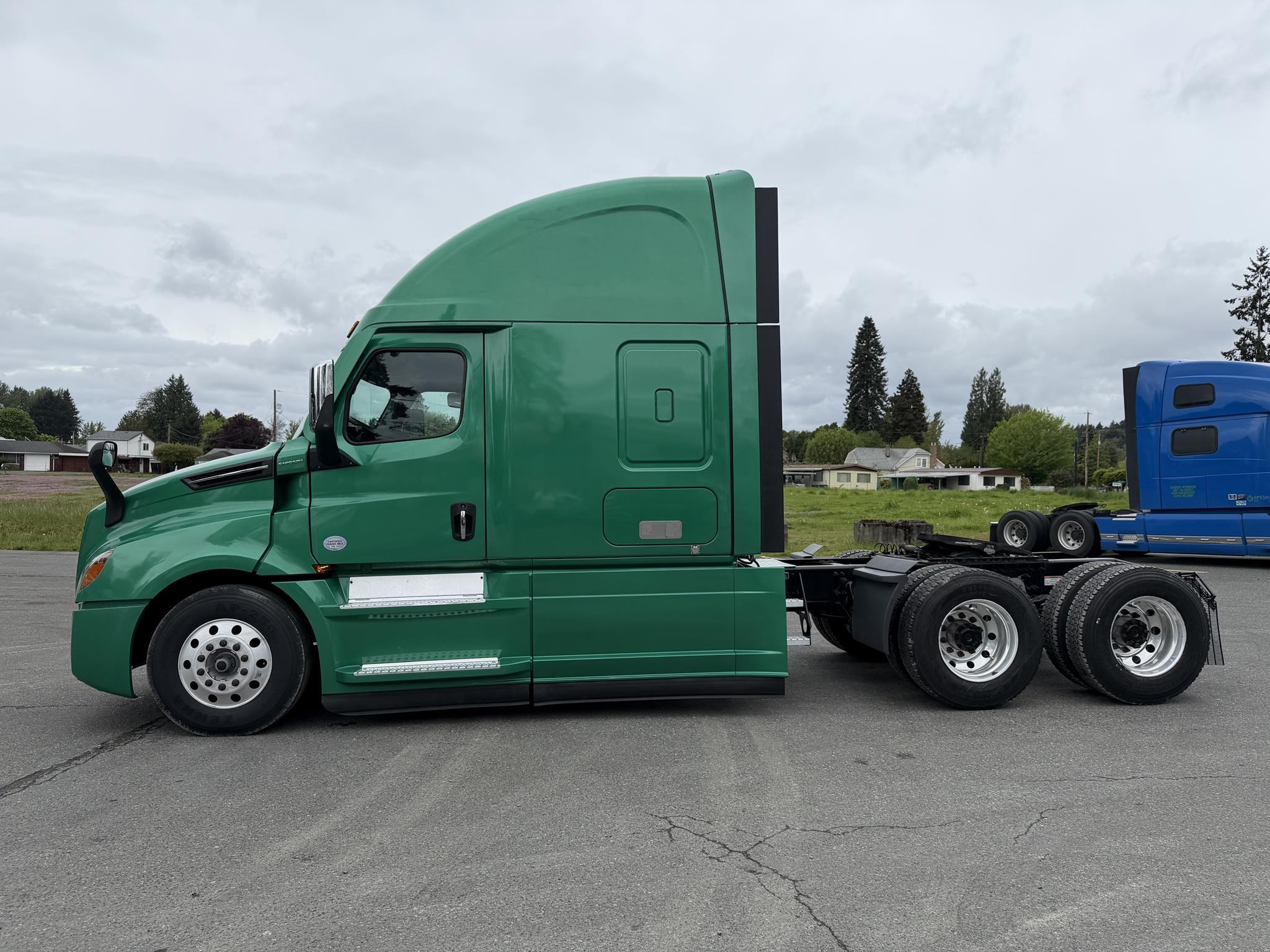 2022 Freightliner Cascadia in Ridgefield, WA — photo 5