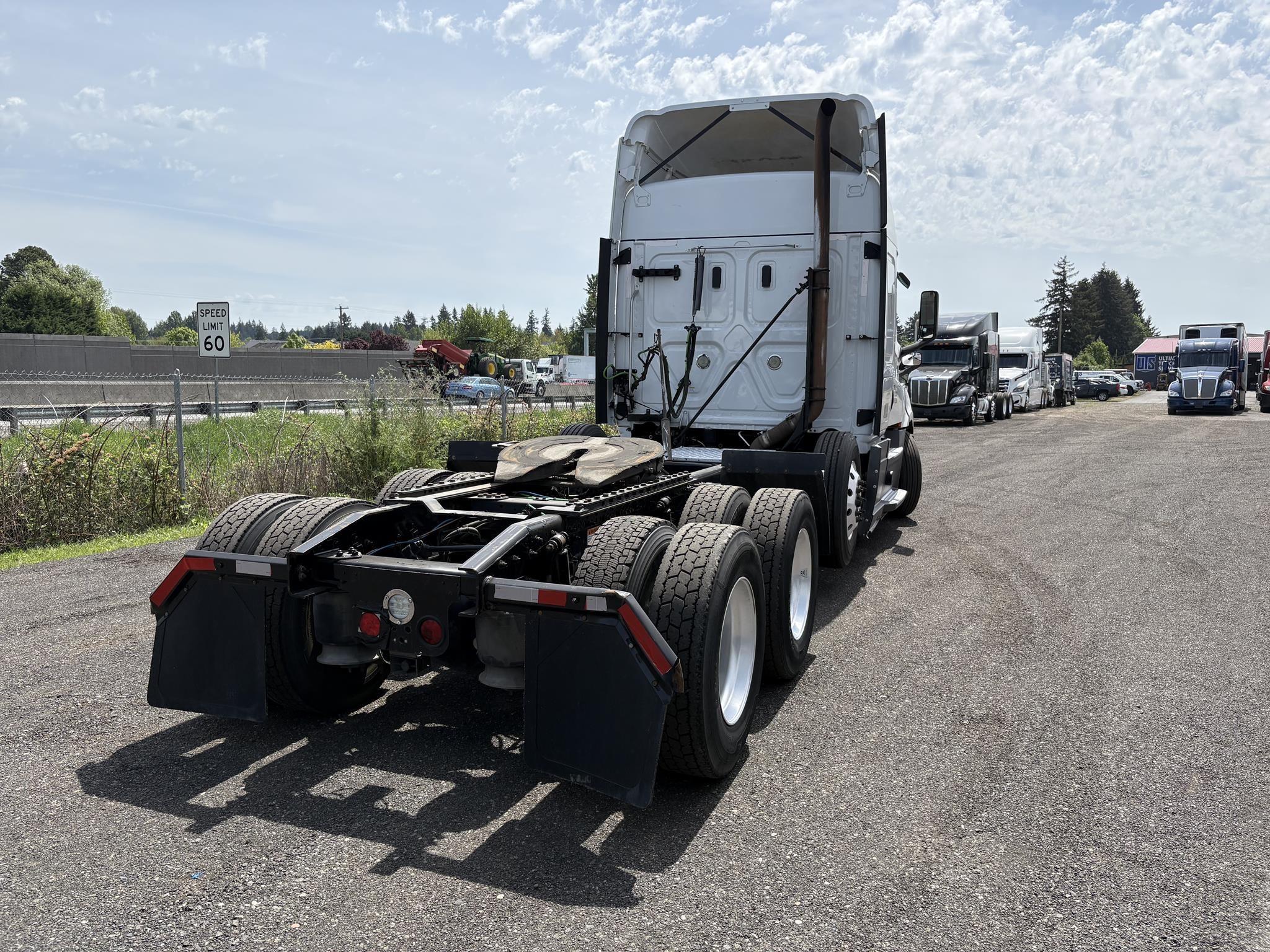 2020 Freightliner Cascadia — photo 4