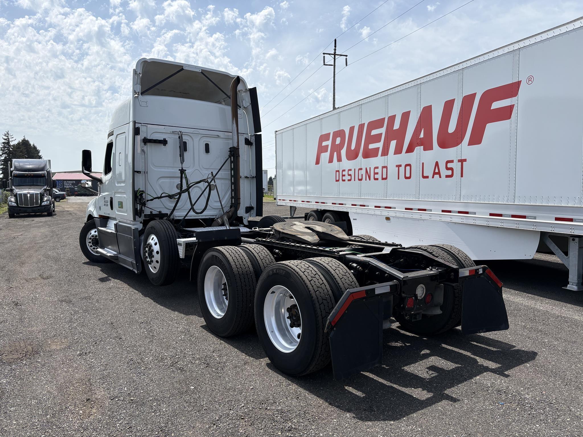 2020 Freightliner Cascadia — photo 5