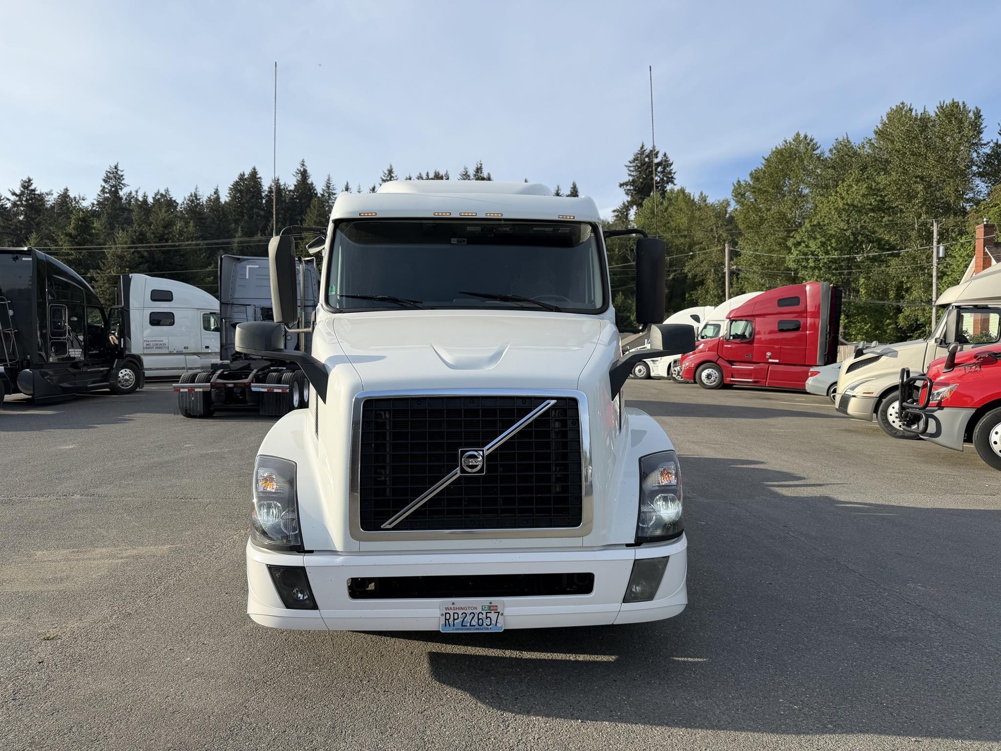 2022 Kenworth T680 in Ridgefield, WA — photo 2