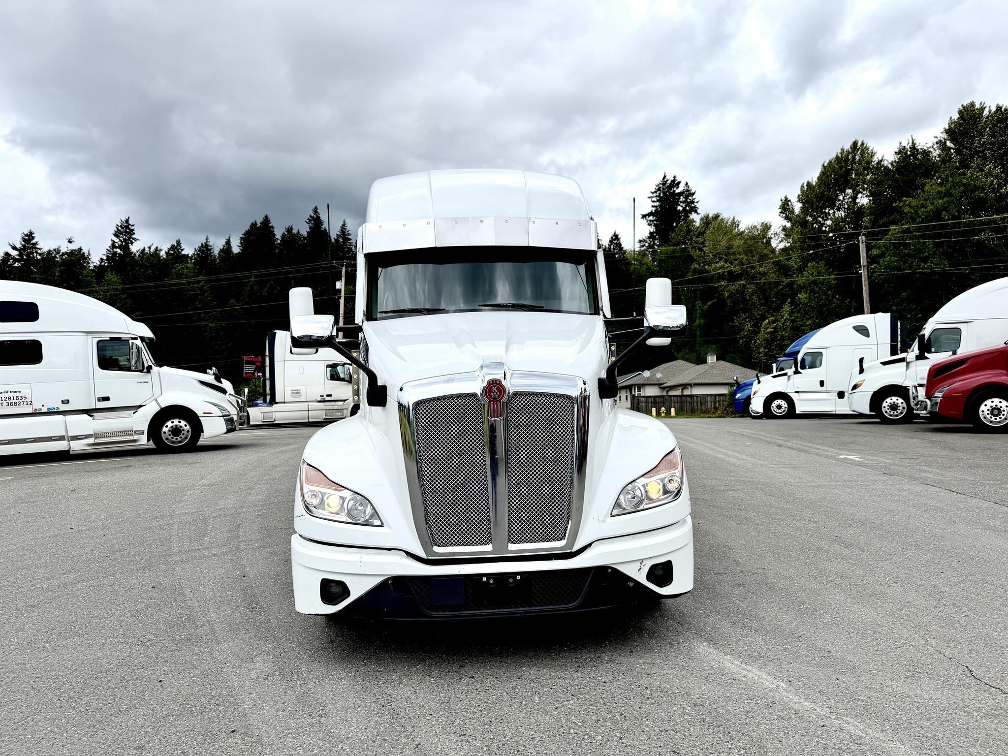 2023 Kenworth T680 — photo 2