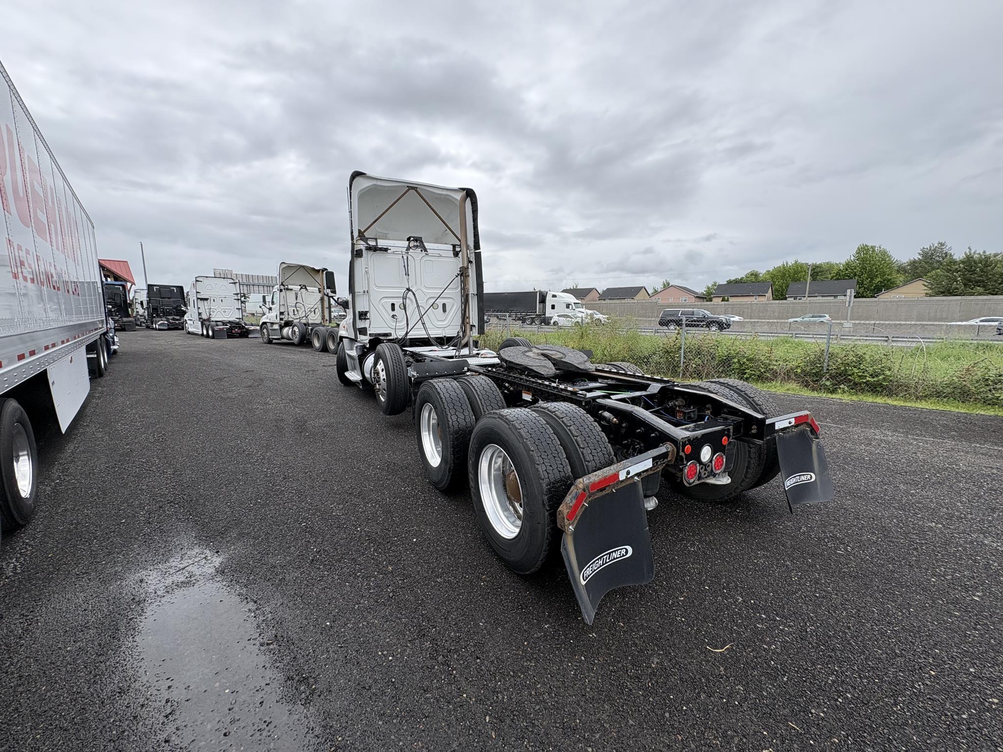 2020 Freightliner Cascadia — photo 4
