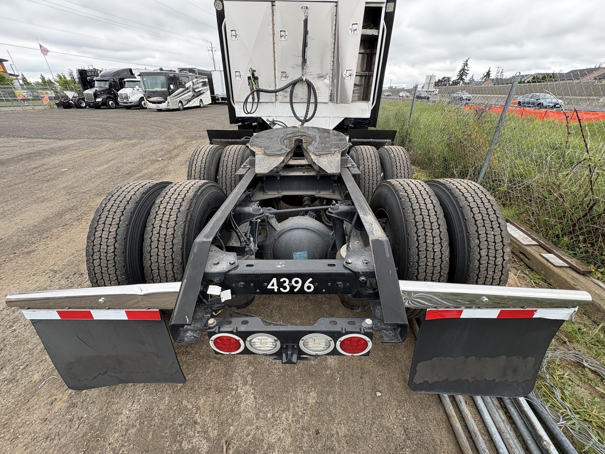 2022 Kenworth T680 — photo 5