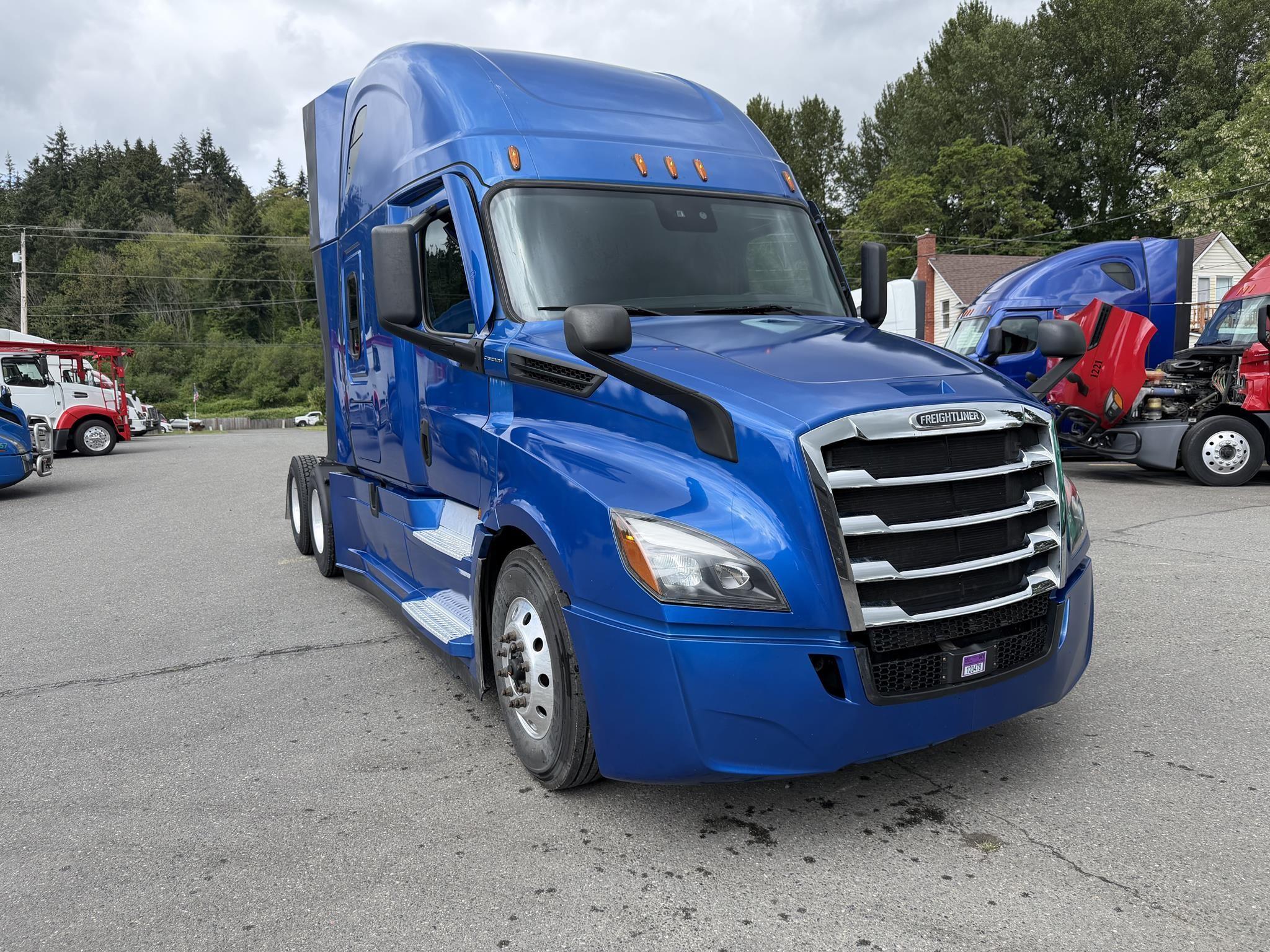 2022 Freightliner Cascadia in Ridgefield, WA — photo 3