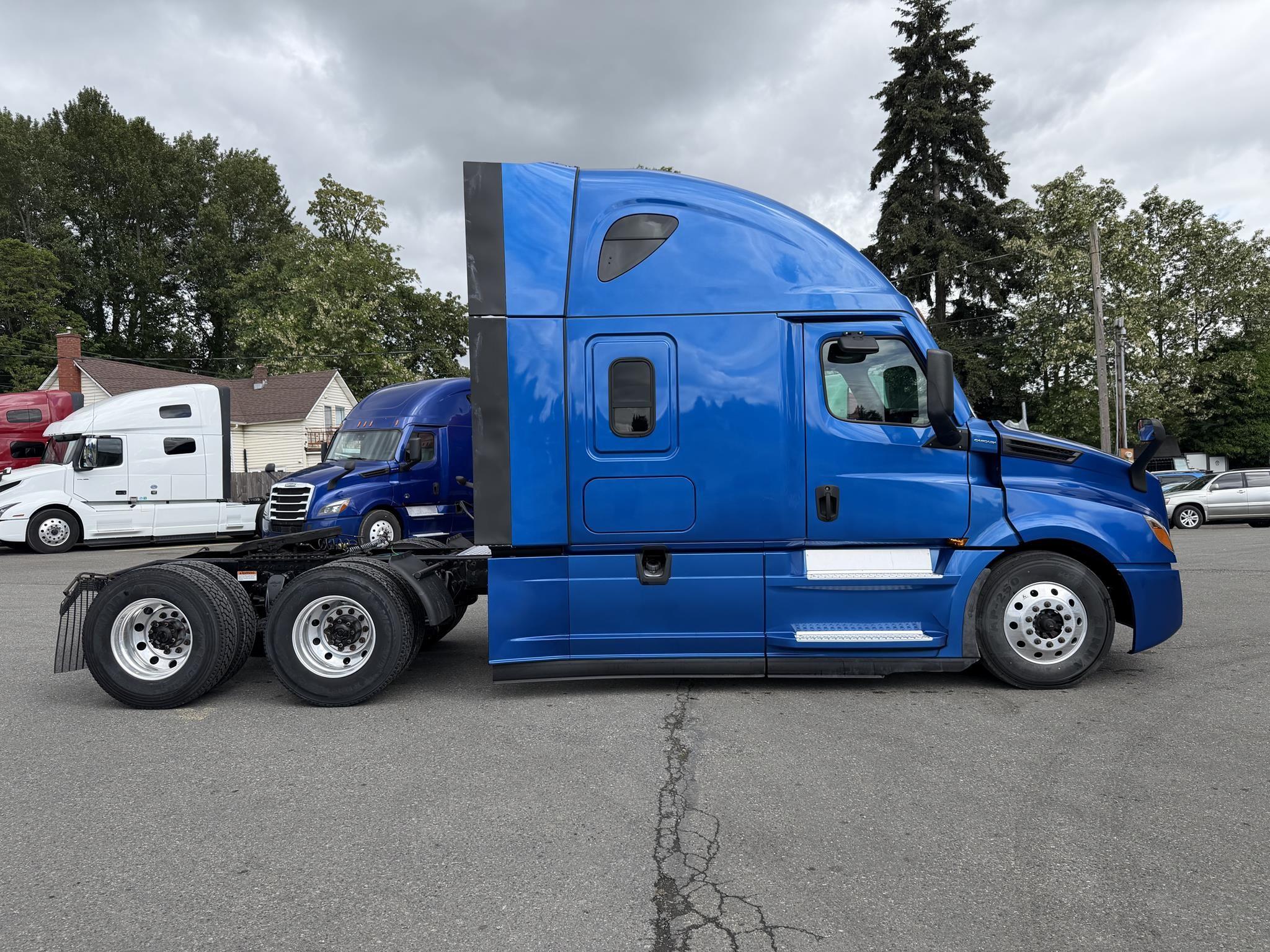 2022 Freightliner Cascadia in Ridgefield, WA — photo 4