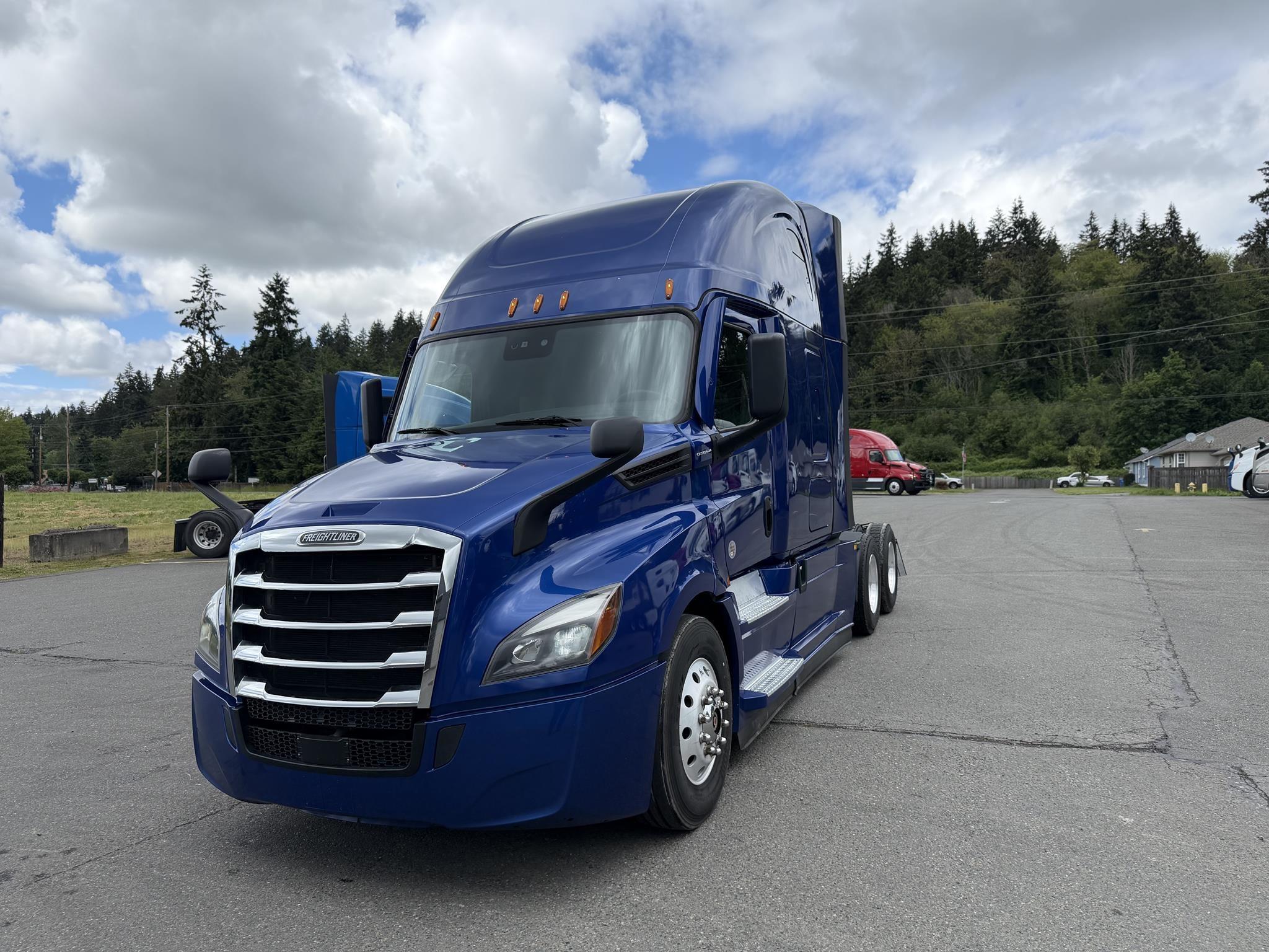 2022 Freightliner Cascadia in Ridgefield, WA — photo 3